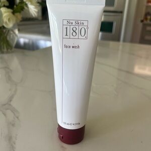 180 Nuskin face wash New